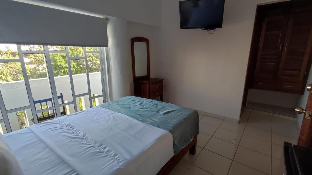 Casa Calendario Azteca Hotel Плая дел Кармен Екстериор снимка