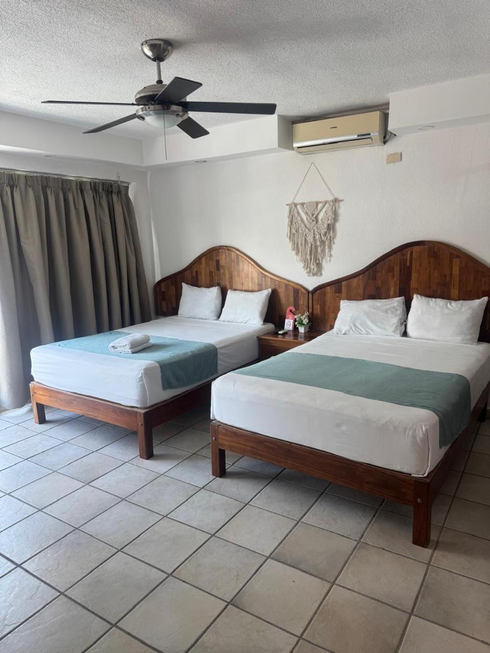 Casa Calendario Azteca Hotel Плая дел Кармен Екстериор снимка